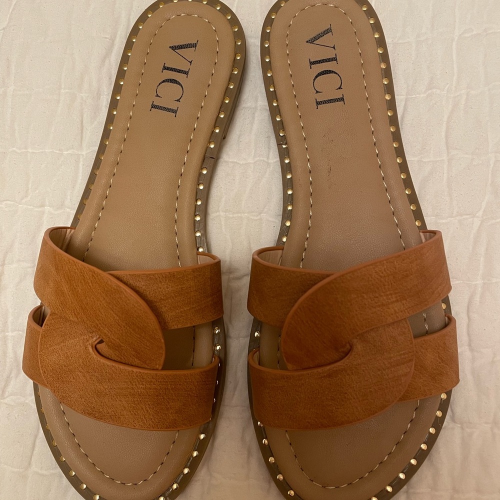 Vici sandals